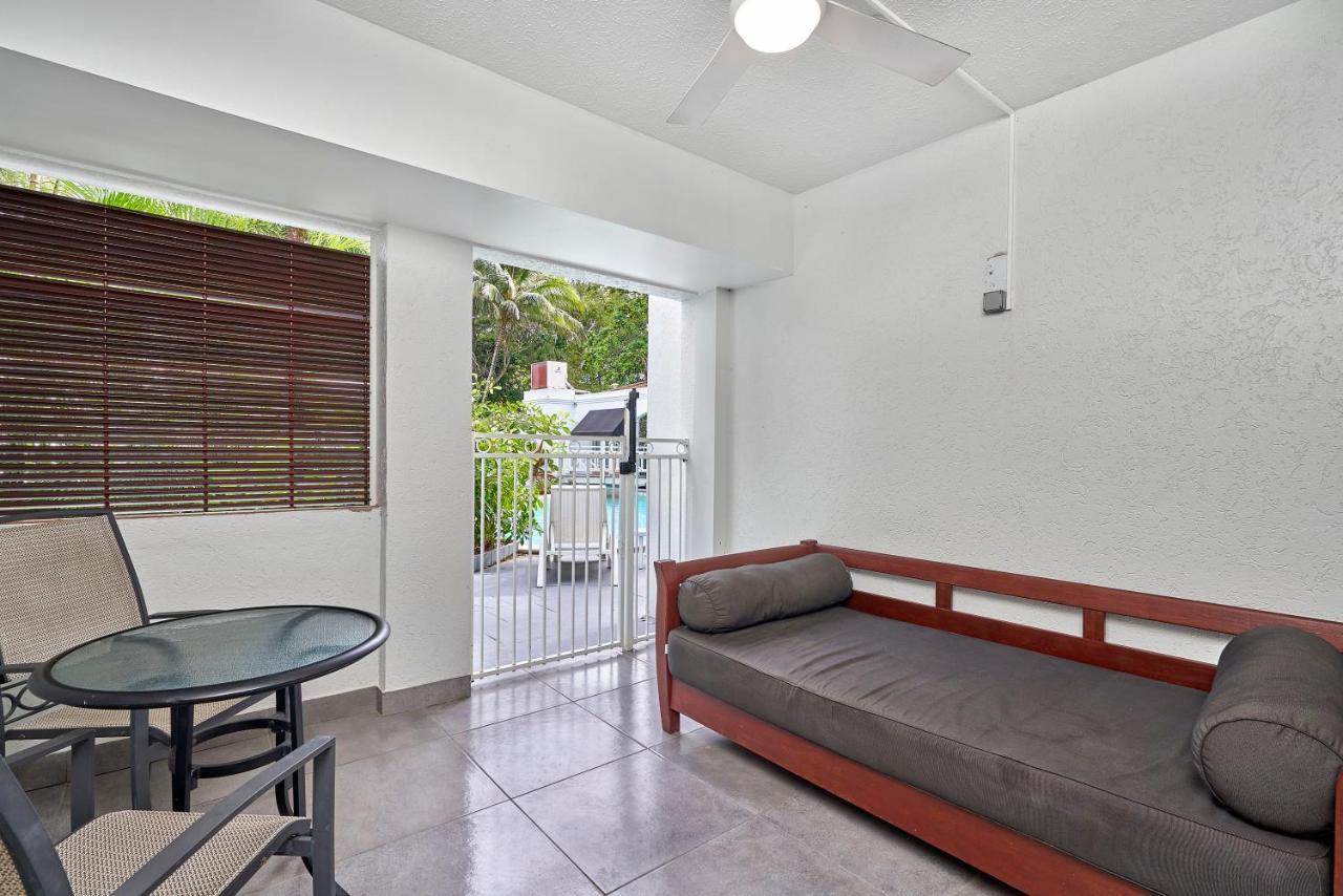 Alassio Apartments With Direct Pool Access Palm Cove Kamer foto