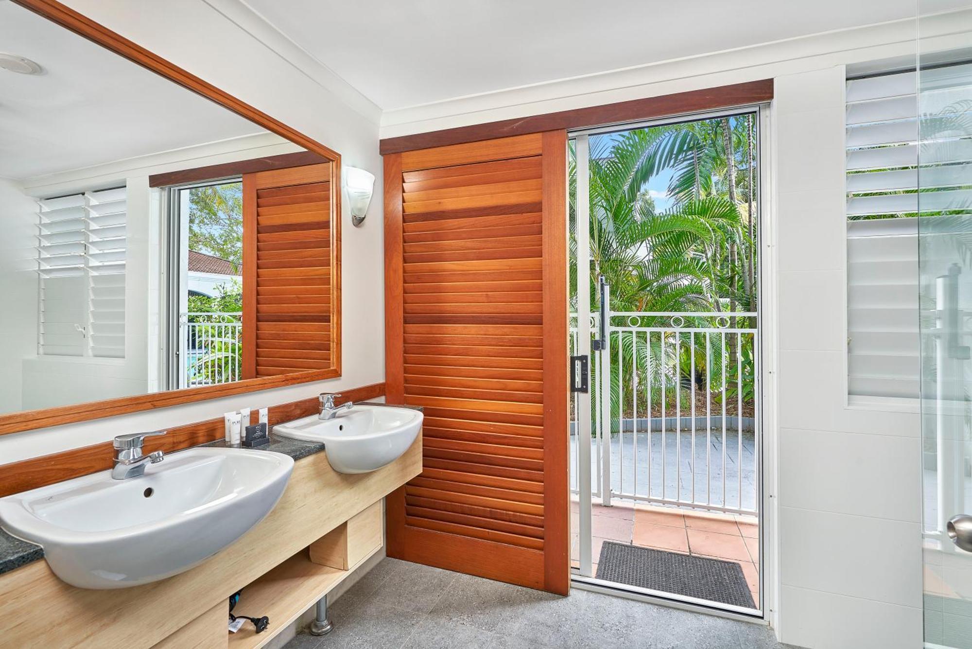 Alassio Apartments With Direct Pool Access Palm Cove Kamer foto