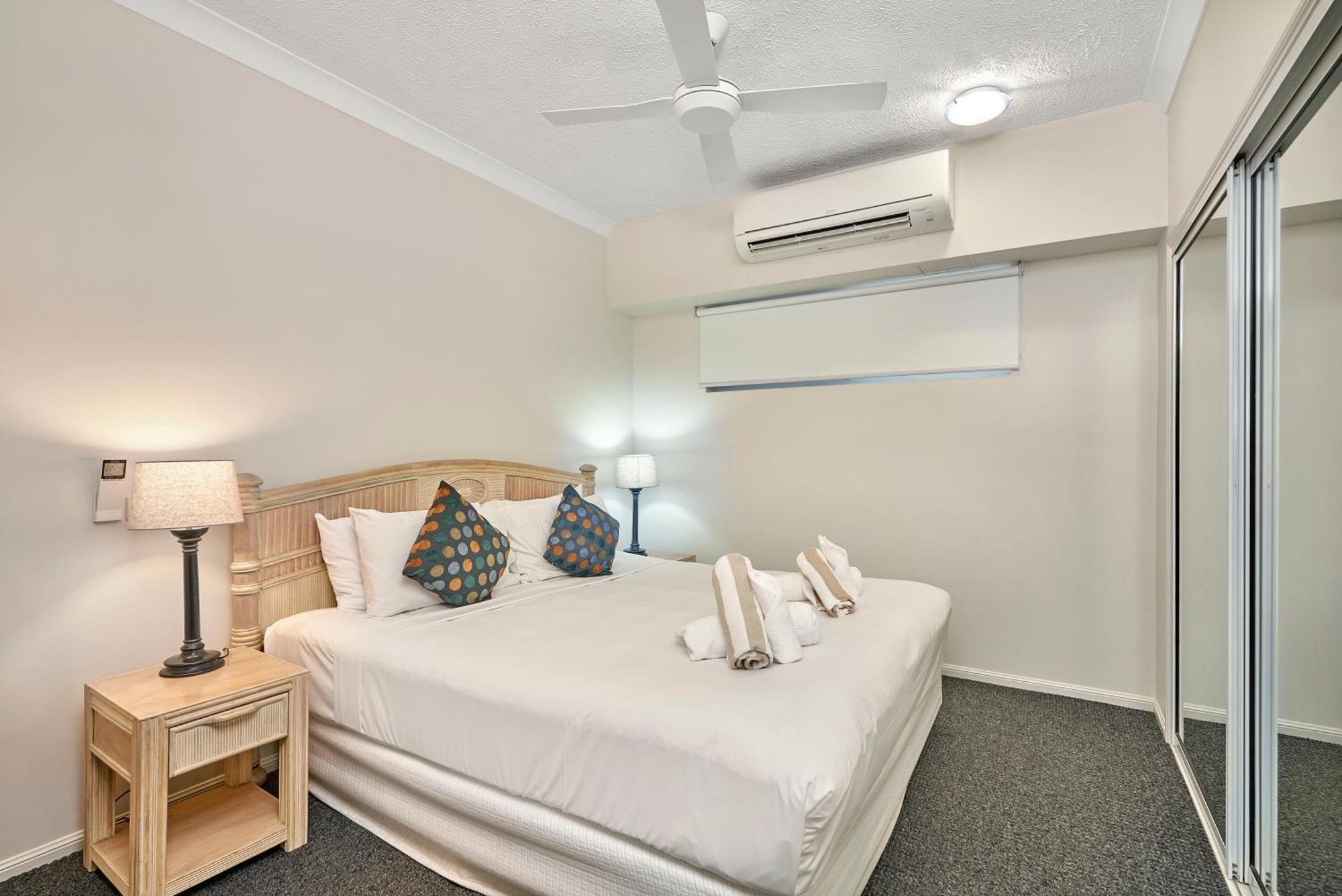 Alassio Apartments With Direct Pool Access Palm Cove Kamer foto