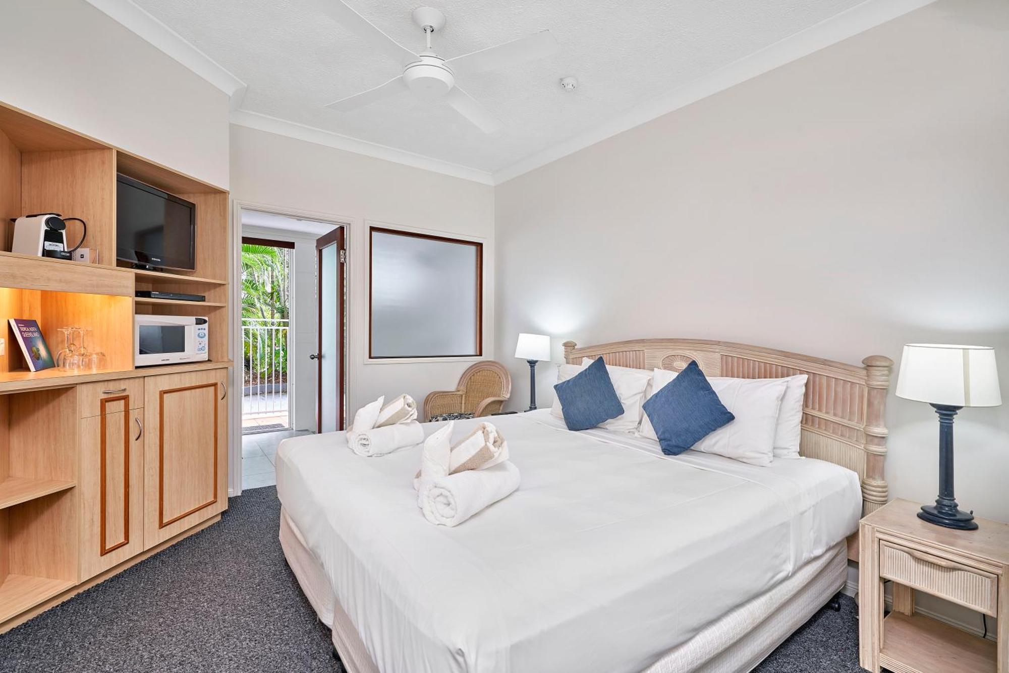 Alassio Apartments With Direct Pool Access Palm Cove Kamer foto